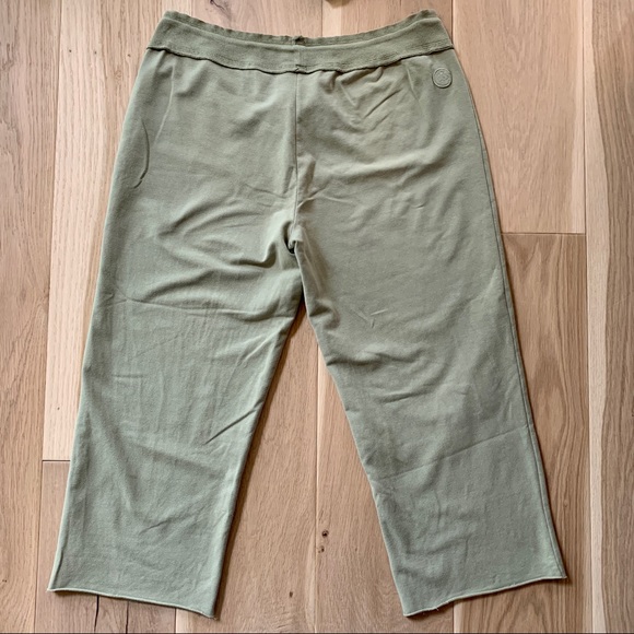 🌼3/$30 Organic Cotton Terry Capris - Picture 2 of 6